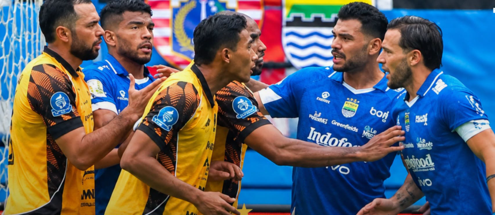 Duel Sengit El Clasio Indonesioa Persija VS Persib Bandung, Foto/Isitimewa Duel Sengit El Clasio Indonesioa Persija VS Persib Bandung, Foto/Isitimewa
