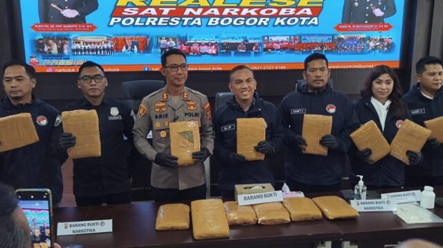Satuan Reserse Narkotika (Satnarkoba) Polresta Bogor Kota berhasil membongkar praktik penyelundupan narkotika lintas provinsi, Foto/Maya Melina