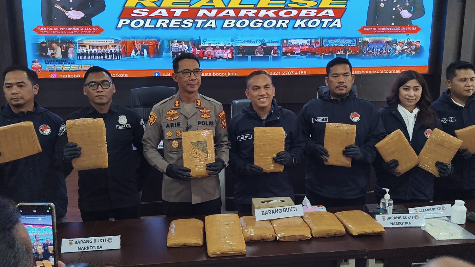 Satuan Reserse Narkotika (Satnarkoba) Polresta Bogor Kota berhasil membongkar praktik penyelundupan narkotika lintas provinsi, Foto/Maya Melina