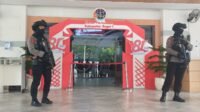 Dua Polisi tengah berjaga di Kantor Pertahanan Cibinong, Kabupaten Bogor, Foto/Isitmewa