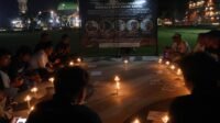 doa bersama dilakukan para jurnalis Kabupaten Bogor untuk para jurnalis yang hilang kontak saat mengambil gambar gunung anak krakatau, Foto/Rama