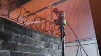 Tim Damksr Kabupaten Bogor mengevakuasi rumah kontrkan di Nanggewer Bogor, Foto/ISitmewa