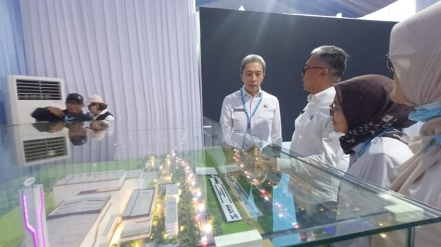 Wali Kota Bogor saat meninjau pembangunan PSEL Bogor Raya 1 di Galuga Bogor, Foto/Maya Melina