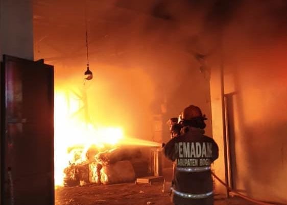 Kondisi gudang kebakaran di Nanggwer Cibinong Bogor, Foto/Isitimewa Kondisi gudang kebakaran di Nanggwer Cibinong Bogor, Foto/Isitimewa