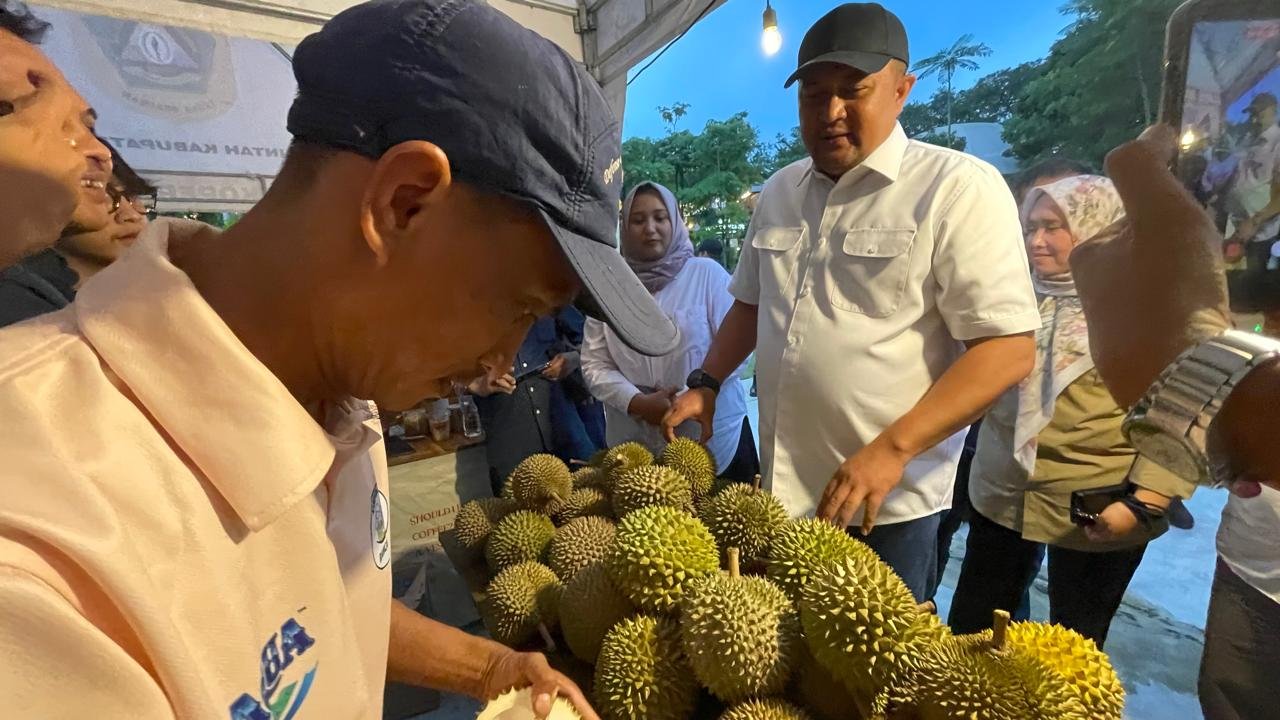Bupati Bogor, Rudy Susmanto saat menghadiri Festival Durian, Foto/Isitimewa Bupati Bogor, Rudy Susmanto saat menghadiri Festival Durian, Foto/Isitimewa