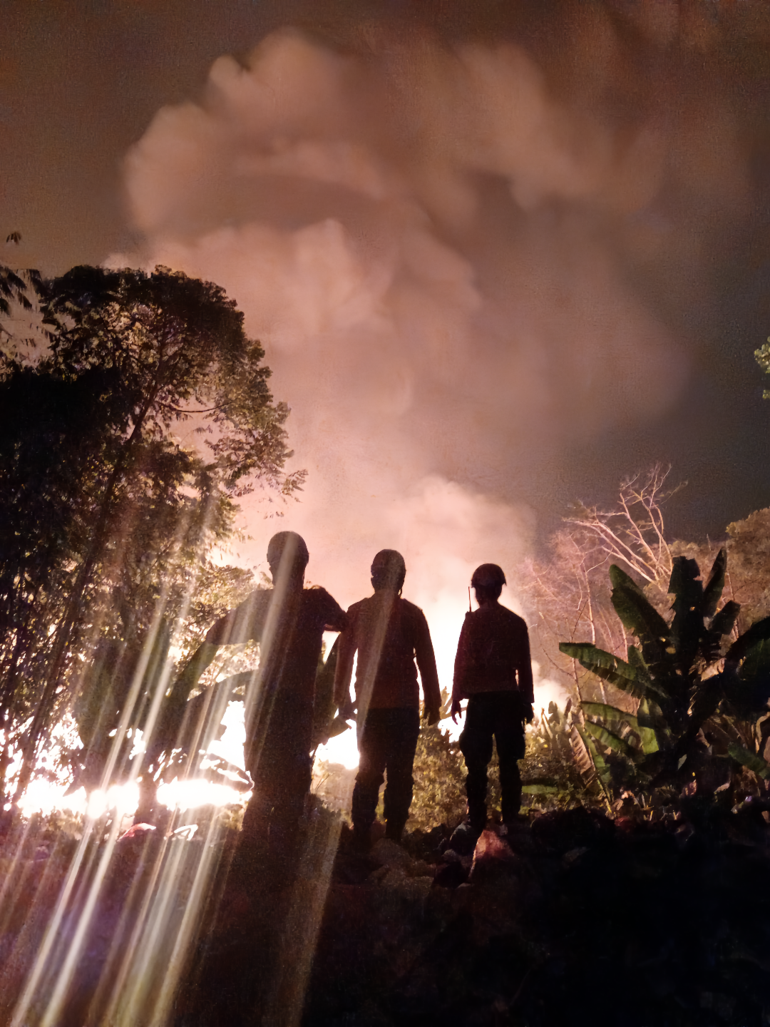 Tim Rescue Damkar Kabupaten Bogor saat menangani Kebakaran di Galuga Bogor, Foto/DIskominfo Kabupaten Bogor