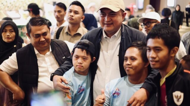 Bupati Bogor Ibersama anak-anak istimewa, Foto/Diskominfo Kabupaten Bogor