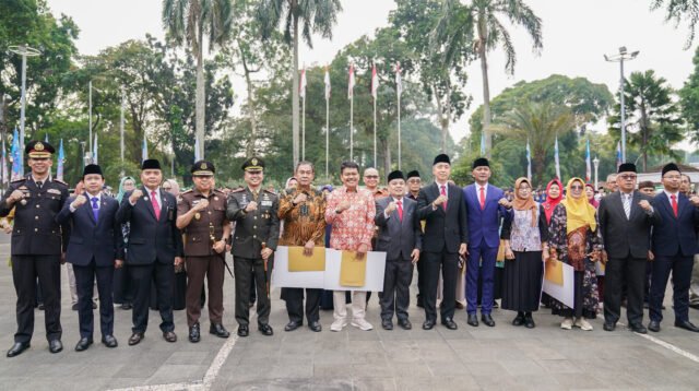 Foto bersama Pemerinta Kota bersama Ketua DPRD Kota Bogor, Dr. Adityawarman Adil, menghadiri upacara peringatan Hari Kesaktian Pancasila tingkat Kota Bogor, Foto/Setwan DPRD Kota Bogor