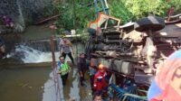 Kondisi microbus terperosok ke sungai di Ciawi Bogor, Foto/Istimewa