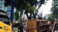 Truk Sampah milik DLH Kota Bogor, Terguling