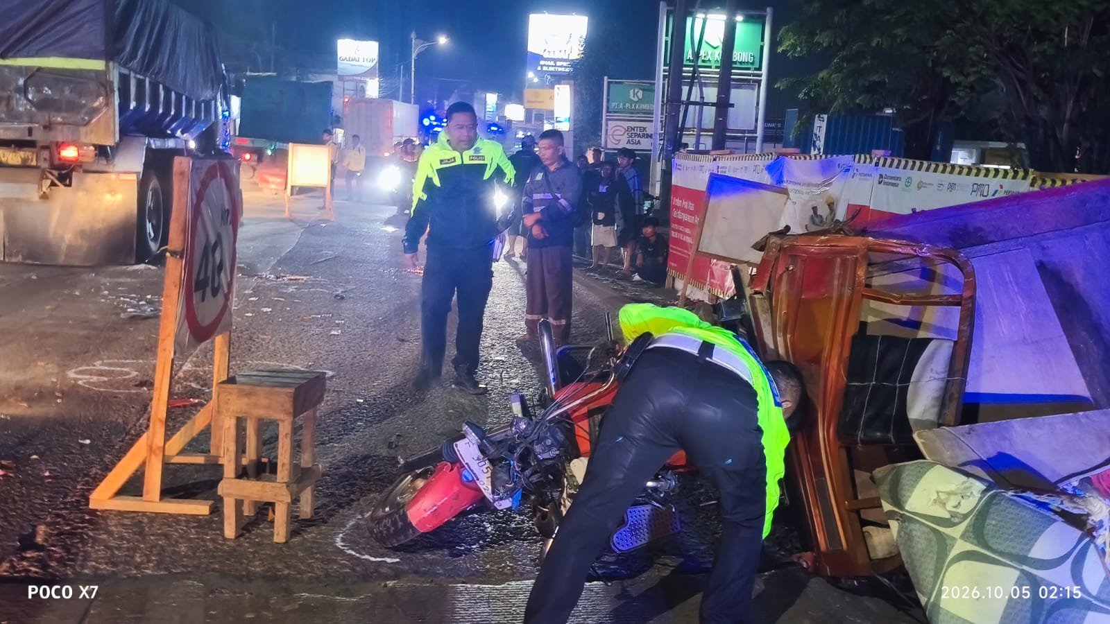 olah TKP kecelakaan di Cileungsi Bogor, Foto/Istimewa olah TKP kecelakaan di Cileungsi Bogor, Foto/Istimewa
