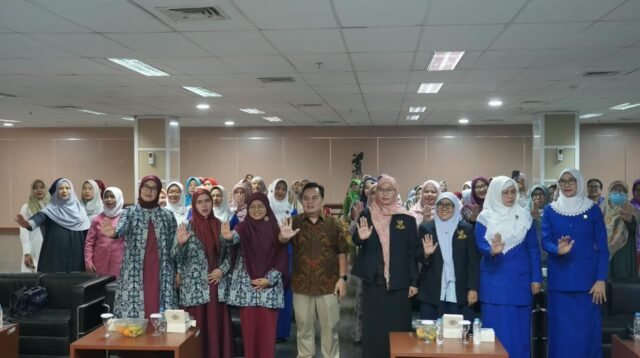 Foto bersama, Ikatan Istri Anggota Dewan (IKIAD) Kota Bogor dan Komisi Perlindungan Anak Indonesia Daerah (KPAID) Kota Bogor, Foto/Setwan DPRD Kota Bogor