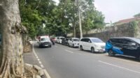 Jalan Lawanggitung Bogor yang mengalami kemiringan dan sangat membahayakan pengendara, Foto/ Adi Wirman Jalan Lawanggitung Bogor yang mengalami kemiringan dan sangat membahayakan pengendara, Foto/ Adi Wirman