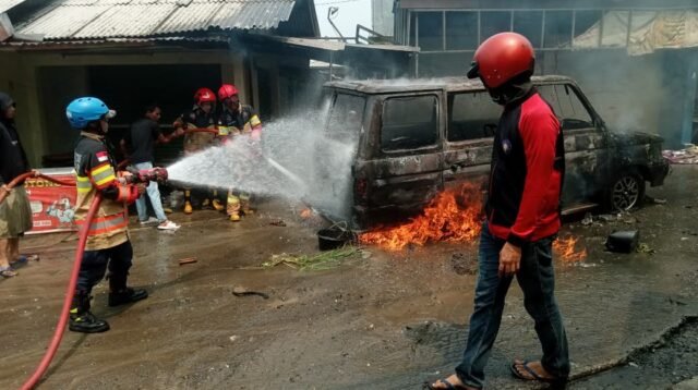 Kondisi mobil terbakar di Bogor Selatan, Kota Bogor. Foto/Isitmewa