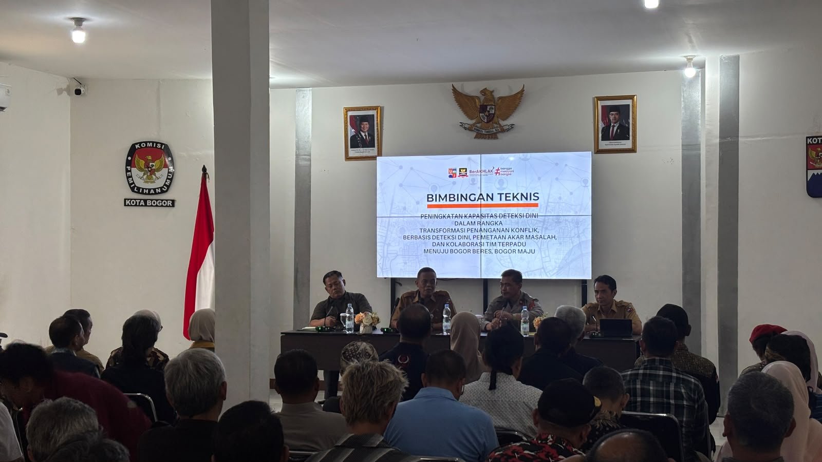 Pemerintah Kota Bogor bersama Kesbangpol saat mekaksanakan bimbingan teknis (bimtek), Foto/Isitimewa Pemerintah Kota Bogor bersama Kesbangpol saat mekaksanakan bimbingan teknis (bimtek), Foto/Isitimewa