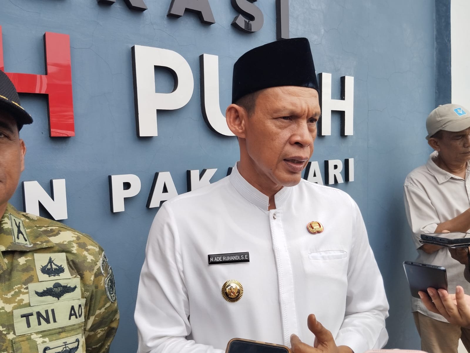 Wakil Bupati Bogor, Ade Ruhandi atau yang akrab disapa Jaro Ade, Foto/Rama Wakil Bupati Bogor, Ade Ruhandi atau yang akrab disapa Jaro Ade, Foto/Rama