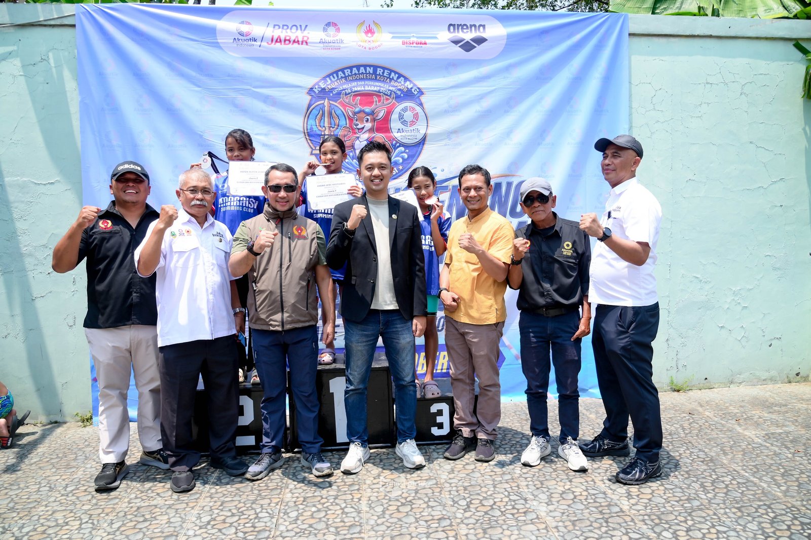 foto bersama Koni Kota Bogor bersama pengurus cabang Aquatic Kota Bogor, Foto/Koni Kota Bogor