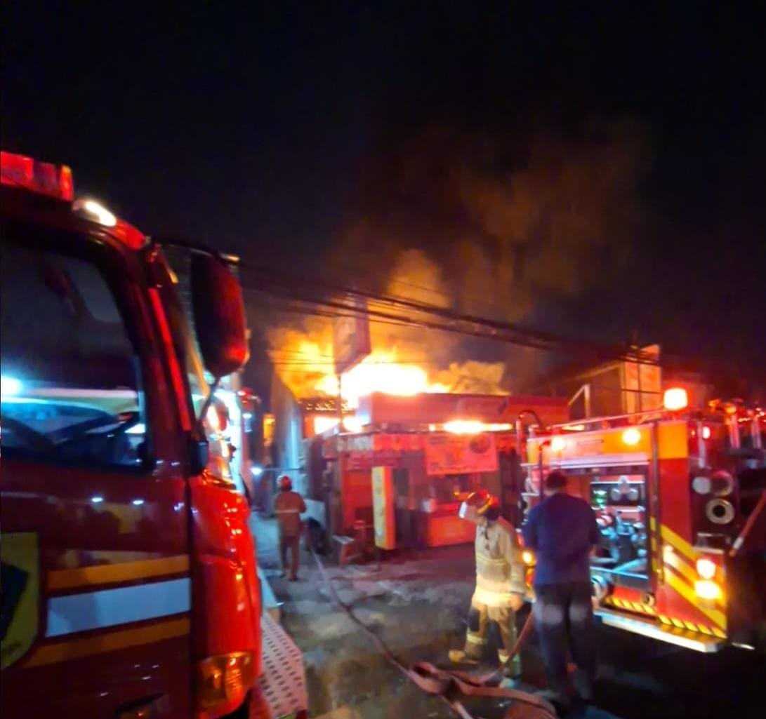 Kondisi kebakaran The Besto yang berada di kawasan Perumahan Bumi Cibinong Endah, Foto/Isitmewa