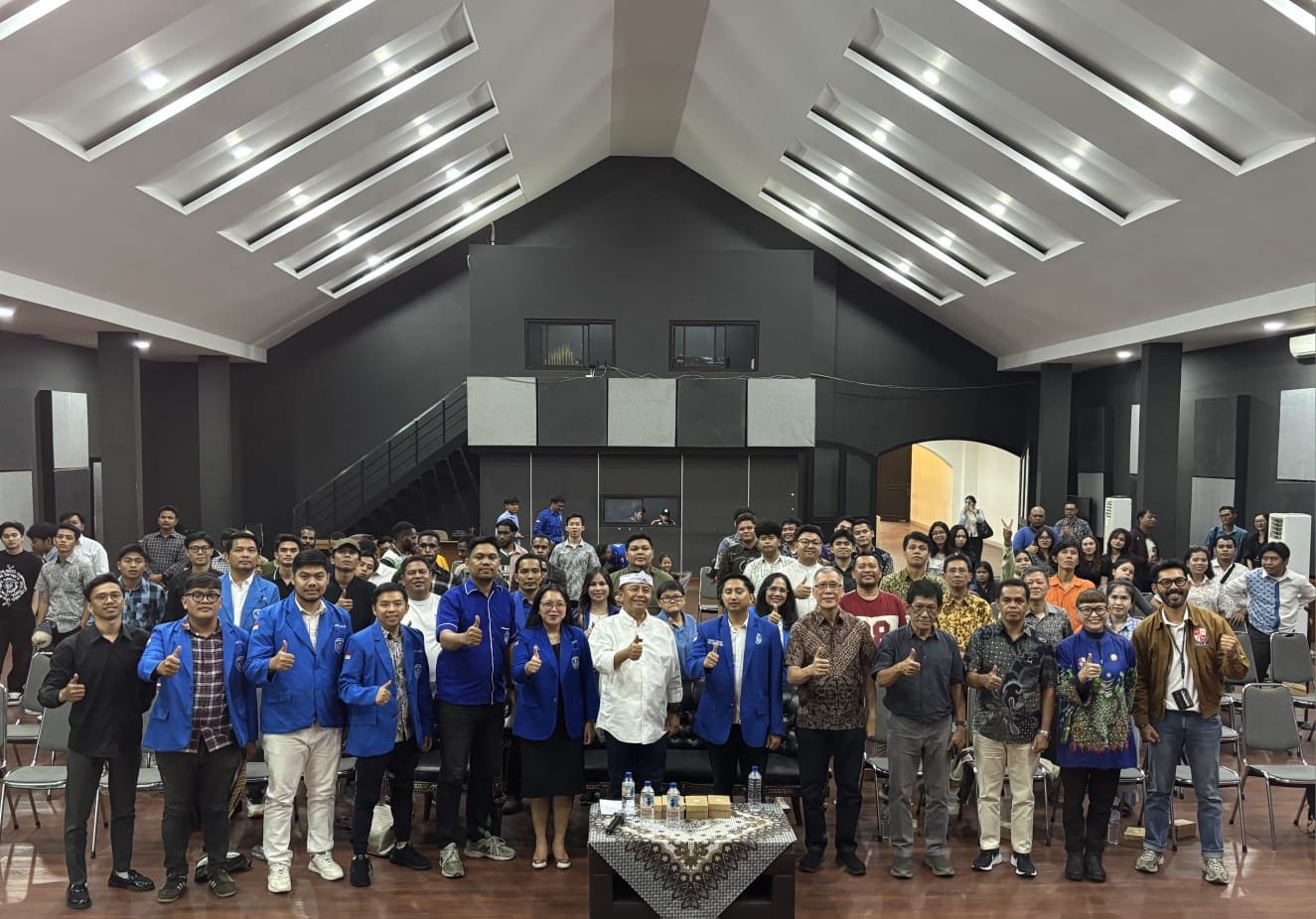 Foto Bersama Sekda Jabar bersama Dewan Pimpinan Daerah Gerakan Angkatan Muda Kristen Indonesia (DPD GAMKI) Jawa Barat, Foto/Isitmewa