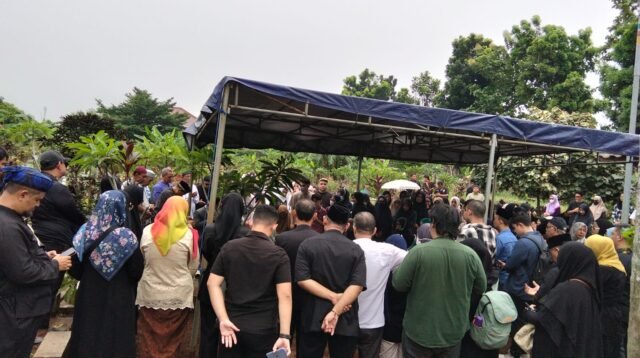 Suasana Pemakaman Ibu Hajjah Fauziah binti Haji Umar Bajideh, mantan istri Wali Kota Bogor, Foto/Maya Melina